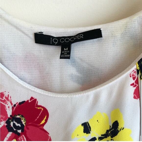 19 Cooper Floral Blouse - Picture 4 of 4